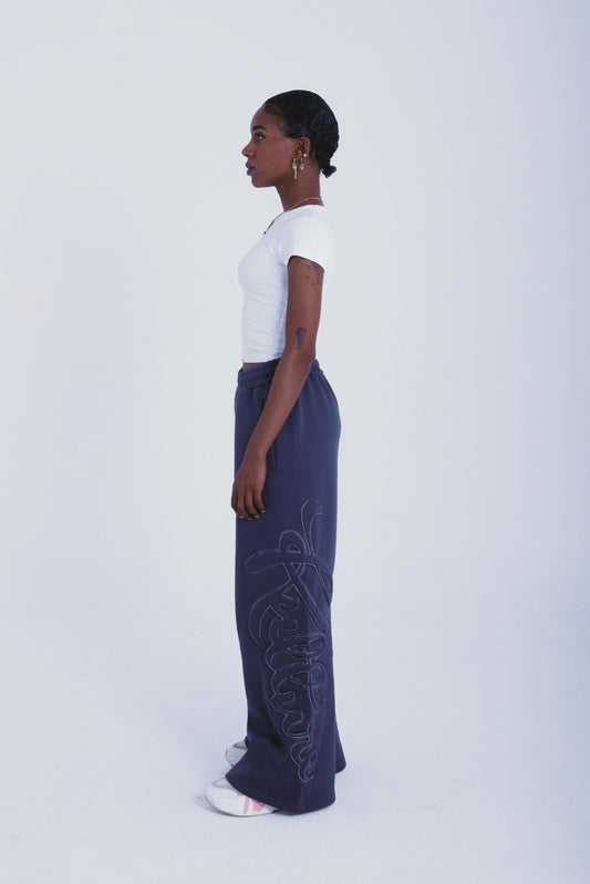 Signature Kulture in Metallic Grey